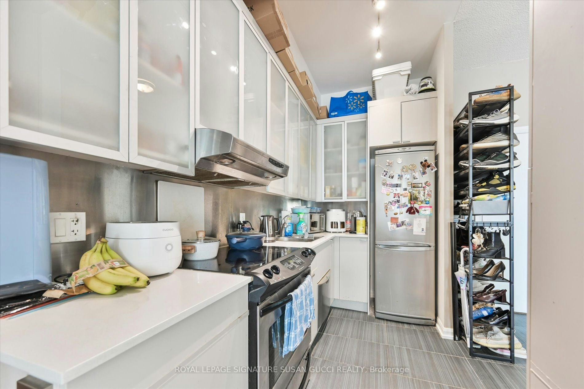 1825-111 Elizabeth Street, Toronto, ON, M5G 1P7 - 11
