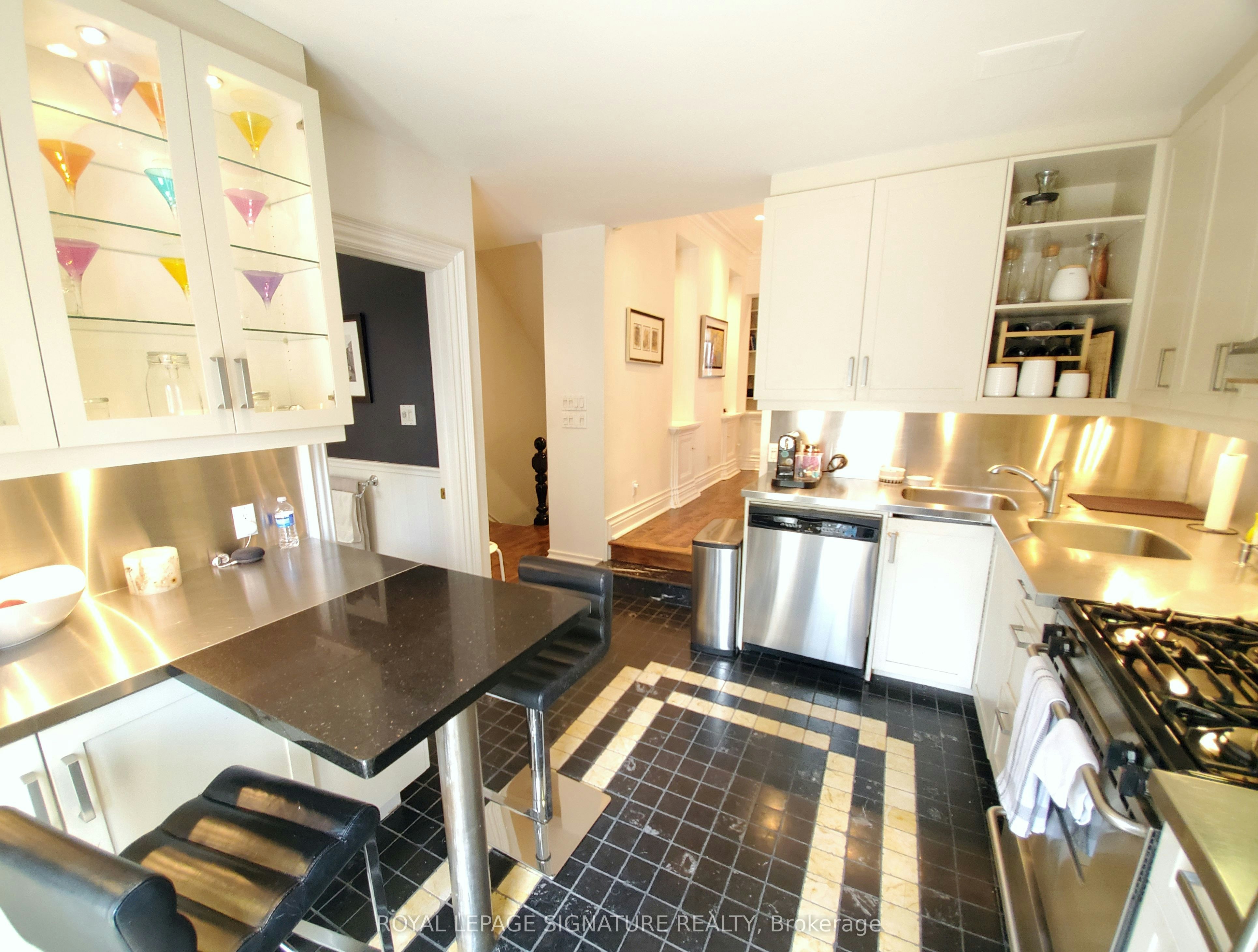 Upper-47 Gloucester Street, Toronto, ON, M4Y 1L8 - 10