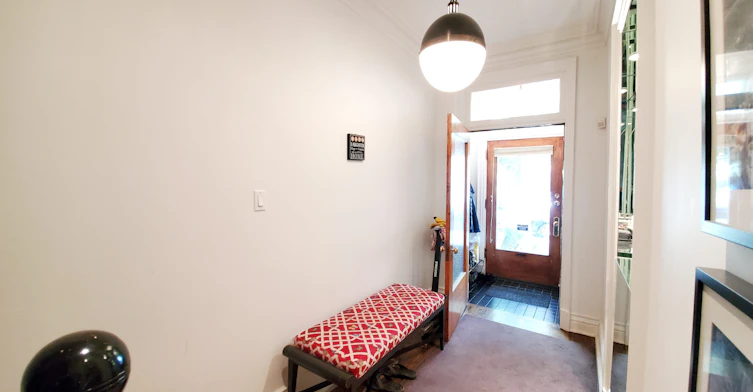Upper-47 Gloucester Street, Toronto, ON, M4Y 1L8 - 2