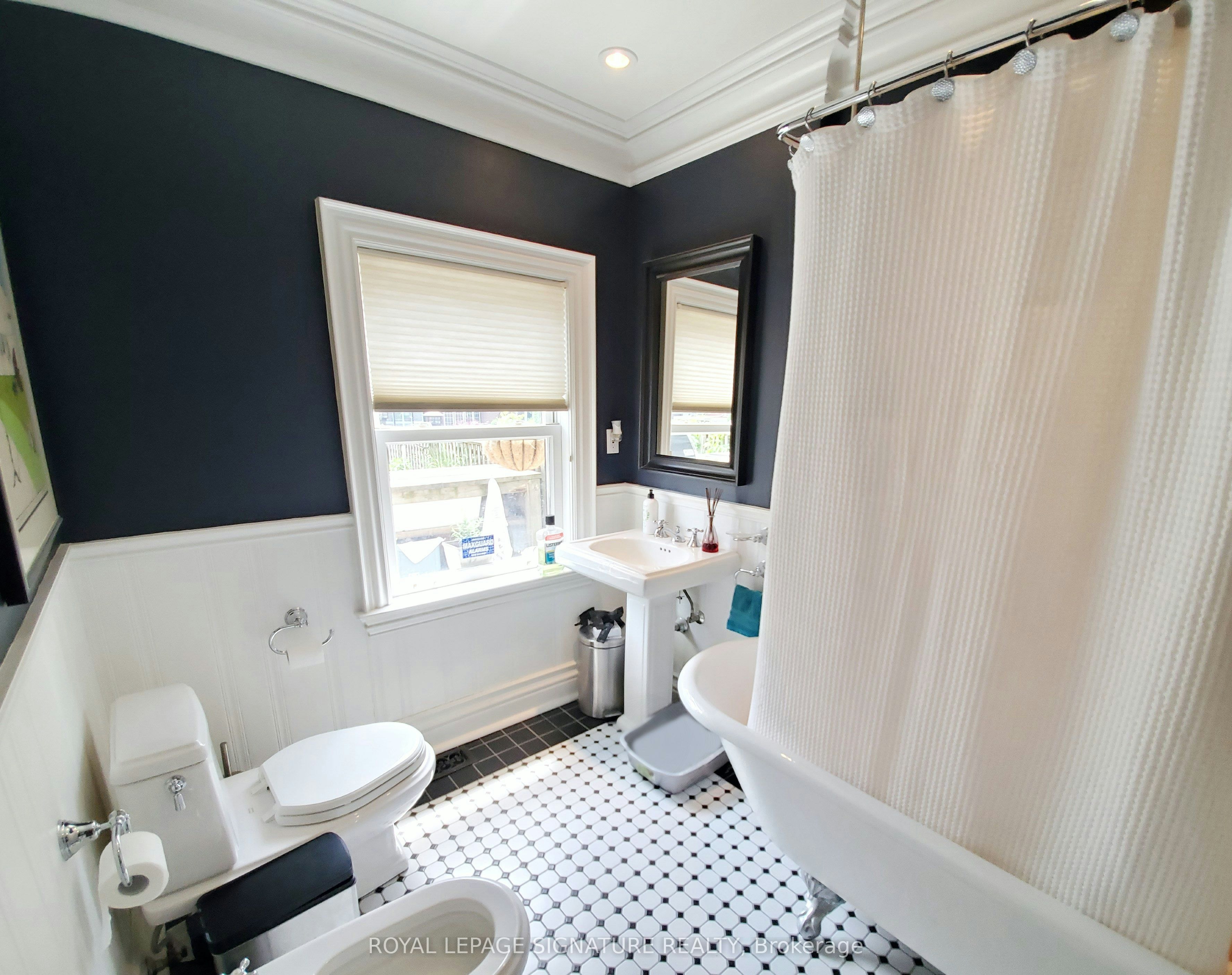 Upper-47 Gloucester Street, Toronto, ON, M4Y 1L8 - 13
