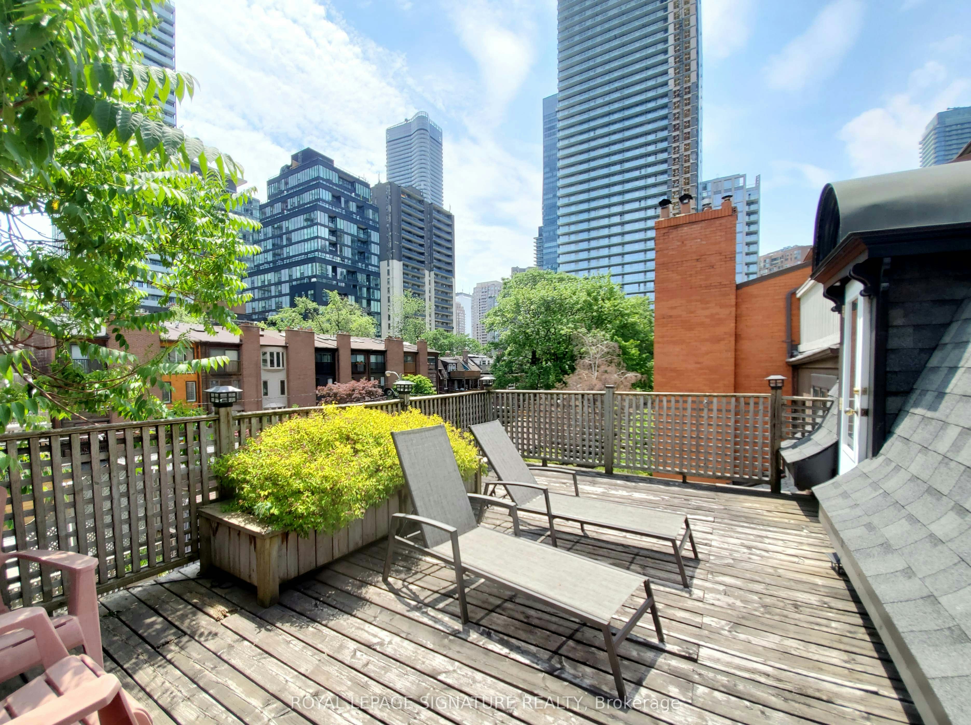 Upper-47 Gloucester Street, Toronto, ON, M4Y 1L8 - 22