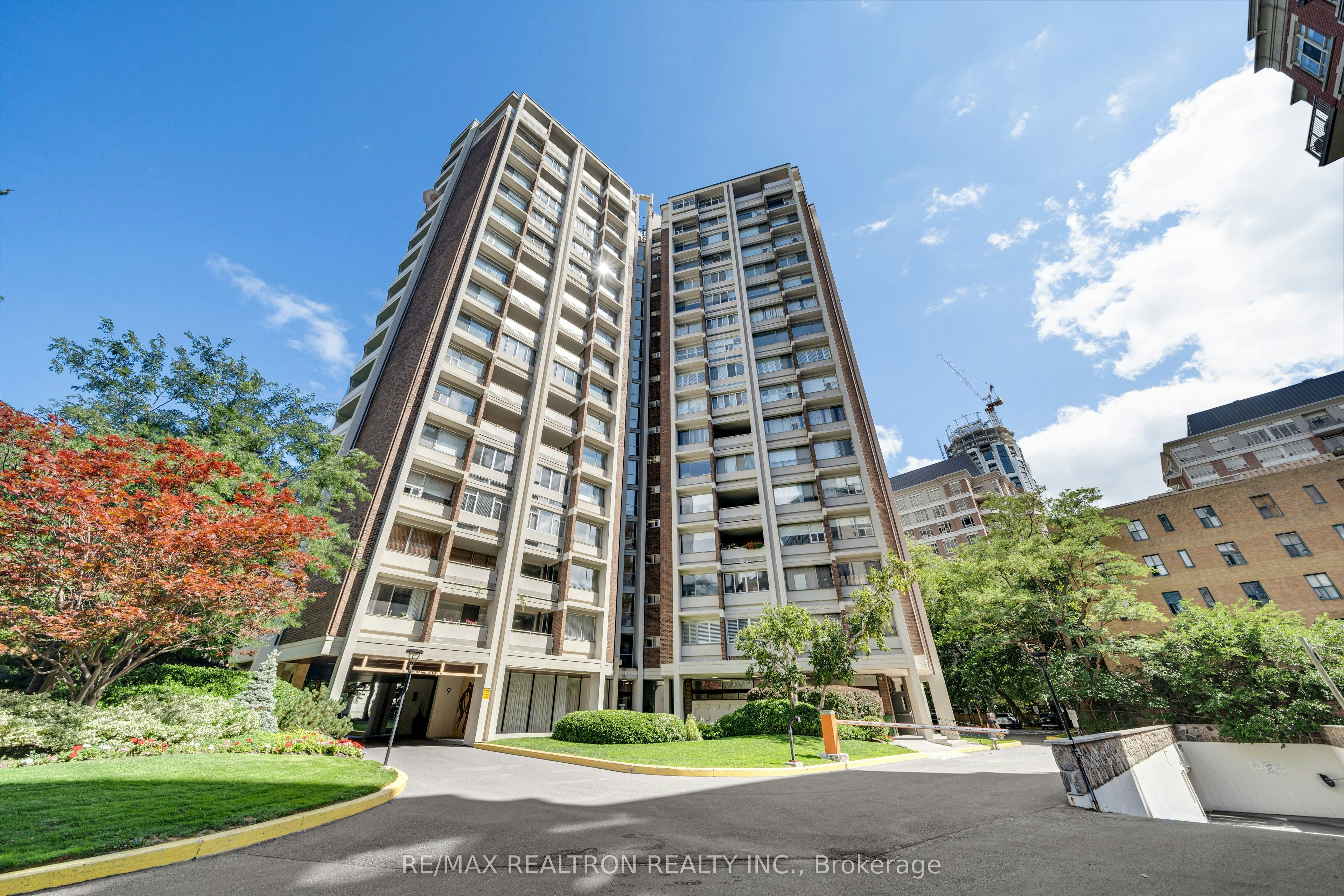 1202-9 Deer Park Crescent, Toronto, ON, M4V 2C4 - 14