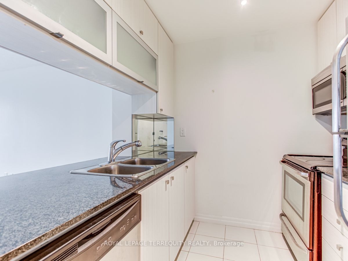 2202-2015 Sheppard Avenue E, Toronto, ON, M2J 1W6 - 13