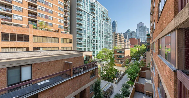 520-89 Mccaul Street, Toronto, ON, M5T 2X3 - 18