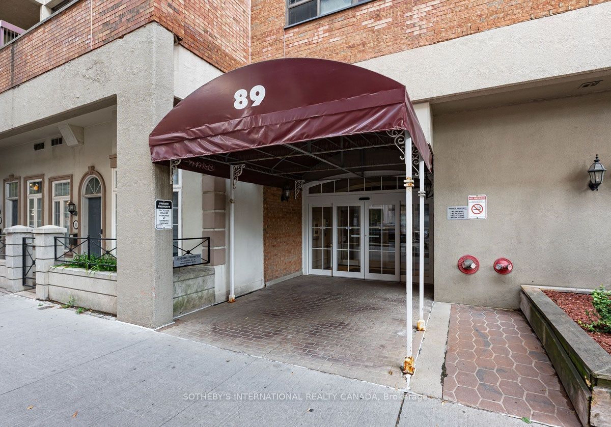 520-89 Mccaul Street, Toronto, ON, M5T 2X3