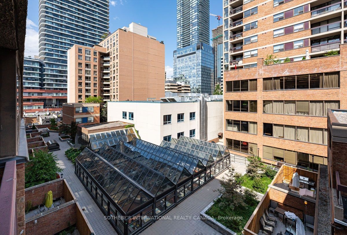 520-89 Mccaul Street, Toronto, ON, M5T 2X3 - 17