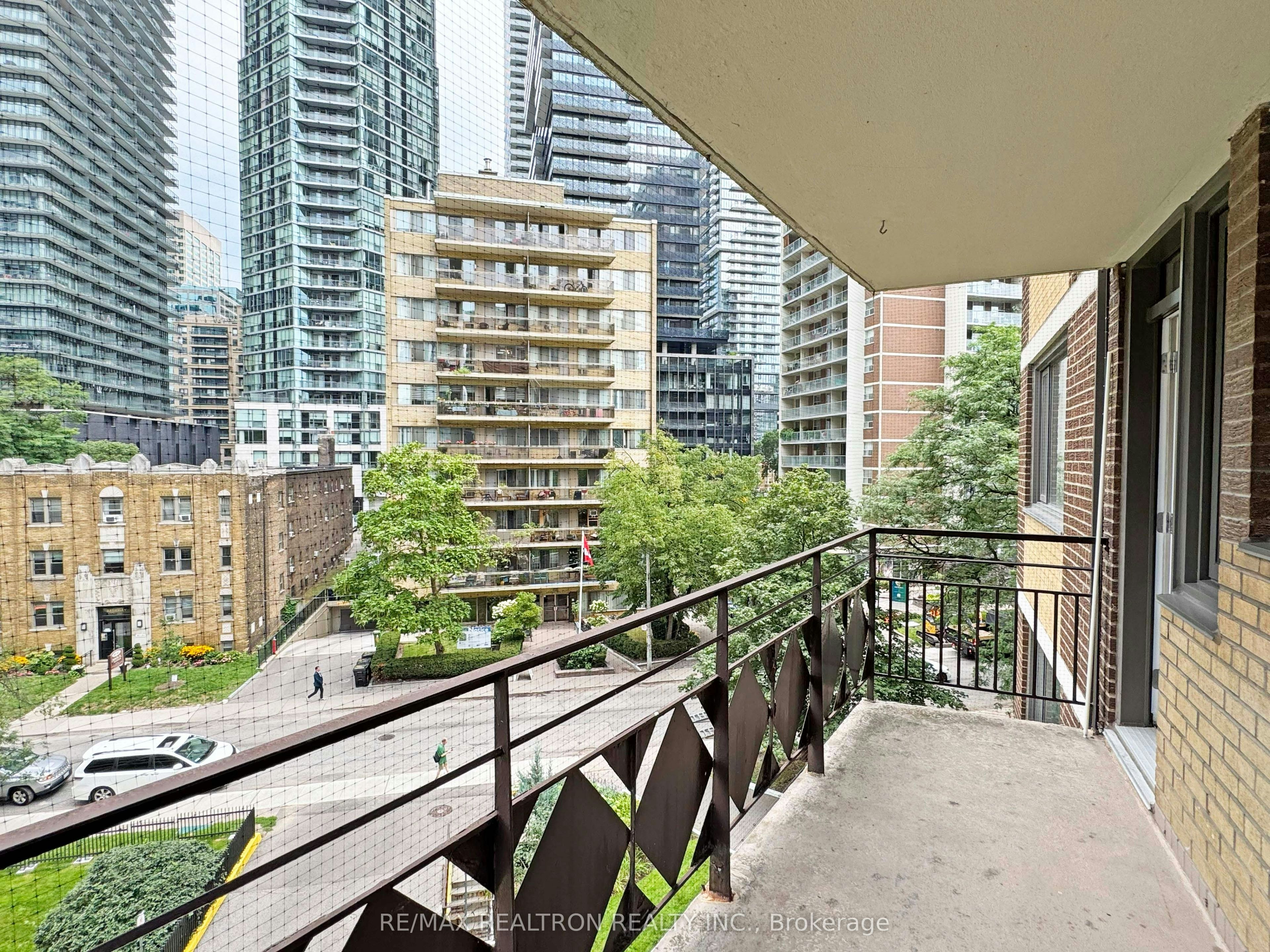 1202-55 Isabella Street, Toronto, ON, M4Y 1M8 - 11