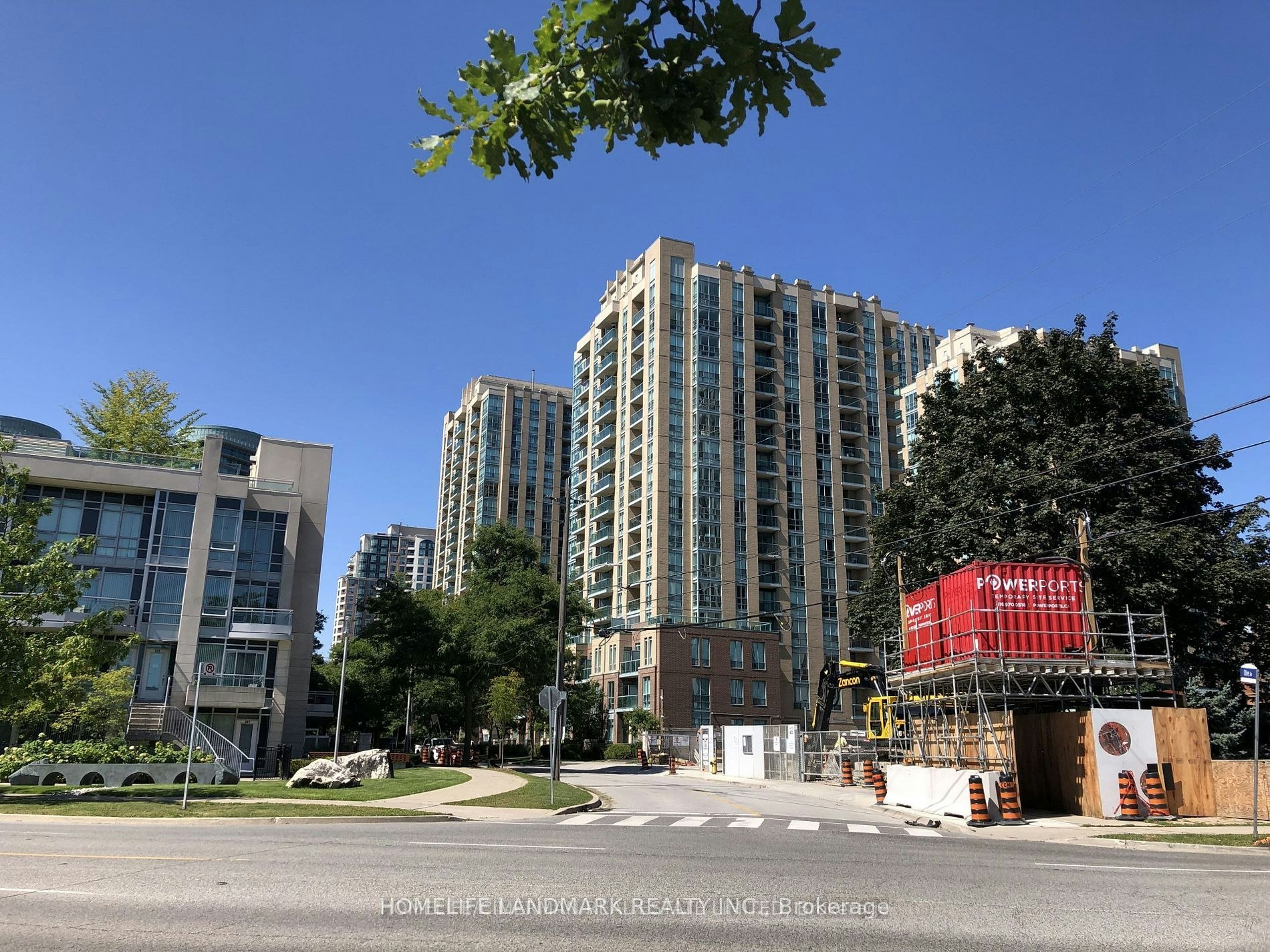 212-31 Olive Avenue, Toronto, ON, M2N 4N4 - 2