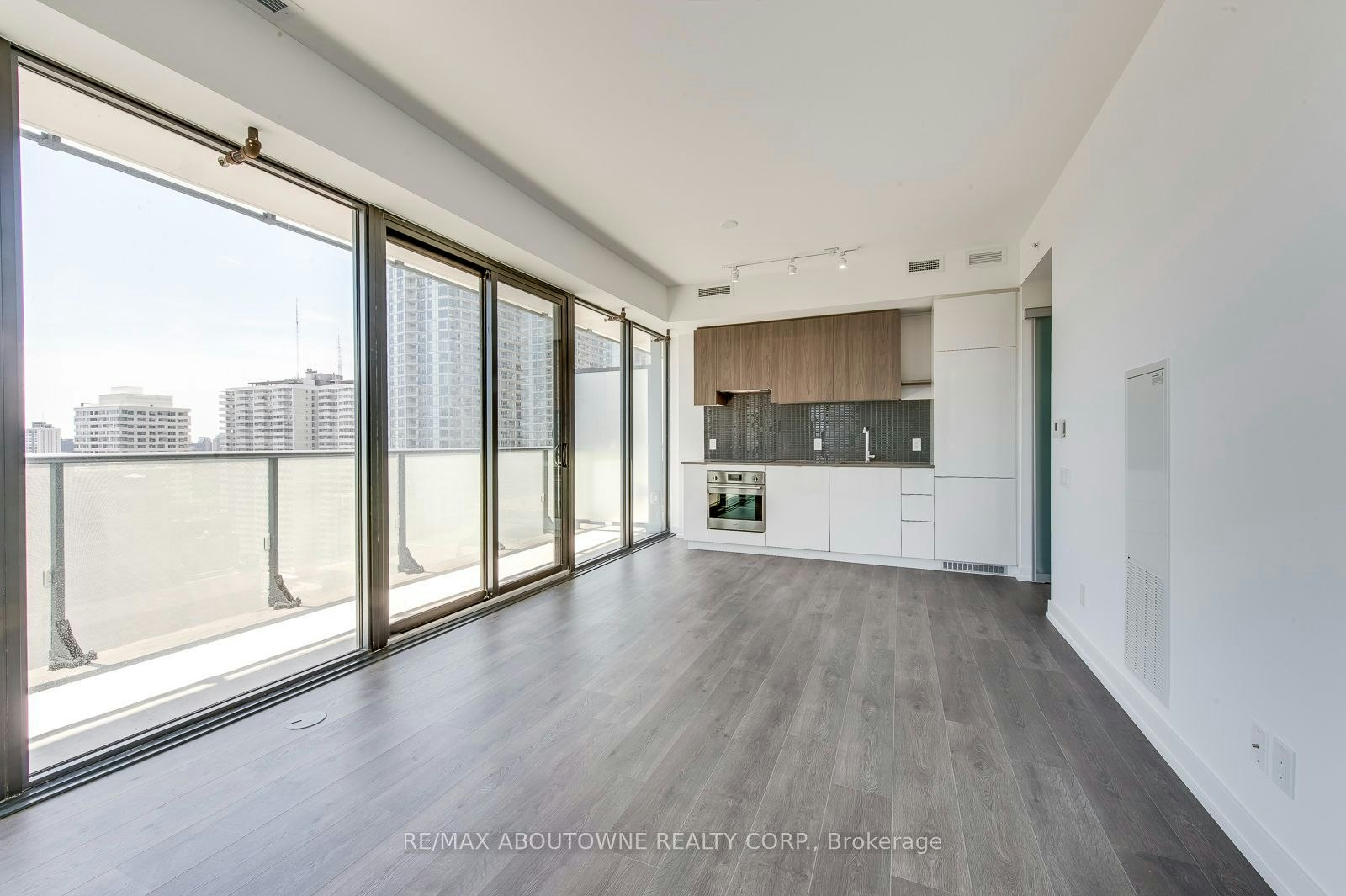 2010-161 Roehampton Avenue, Toronto, ON, M4P 0C8 - 11