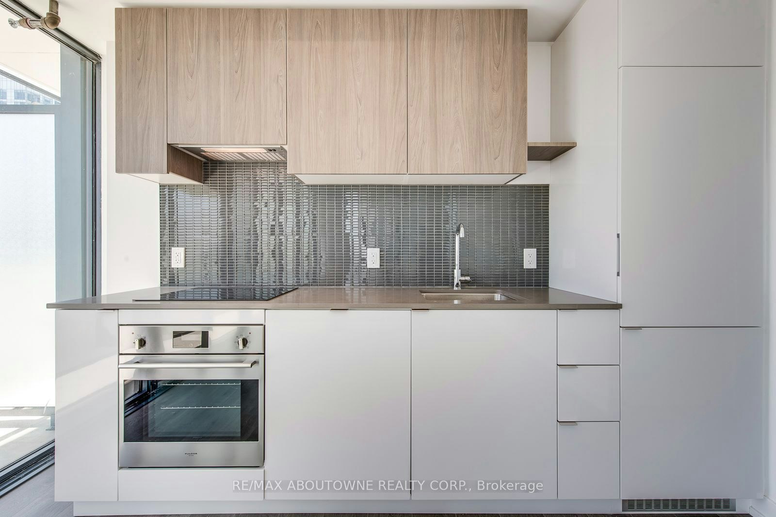 2010-161 Roehampton Avenue, Toronto, ON, M4P 0C8 - 12