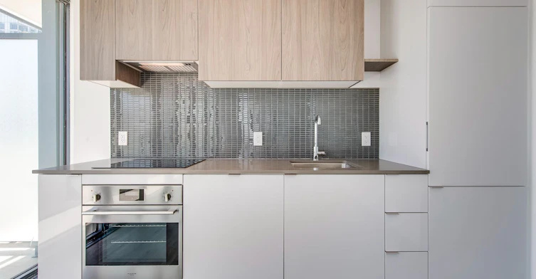 2010-161 Roehampton Avenue, Toronto, ON, M4P 0C8 - 12
