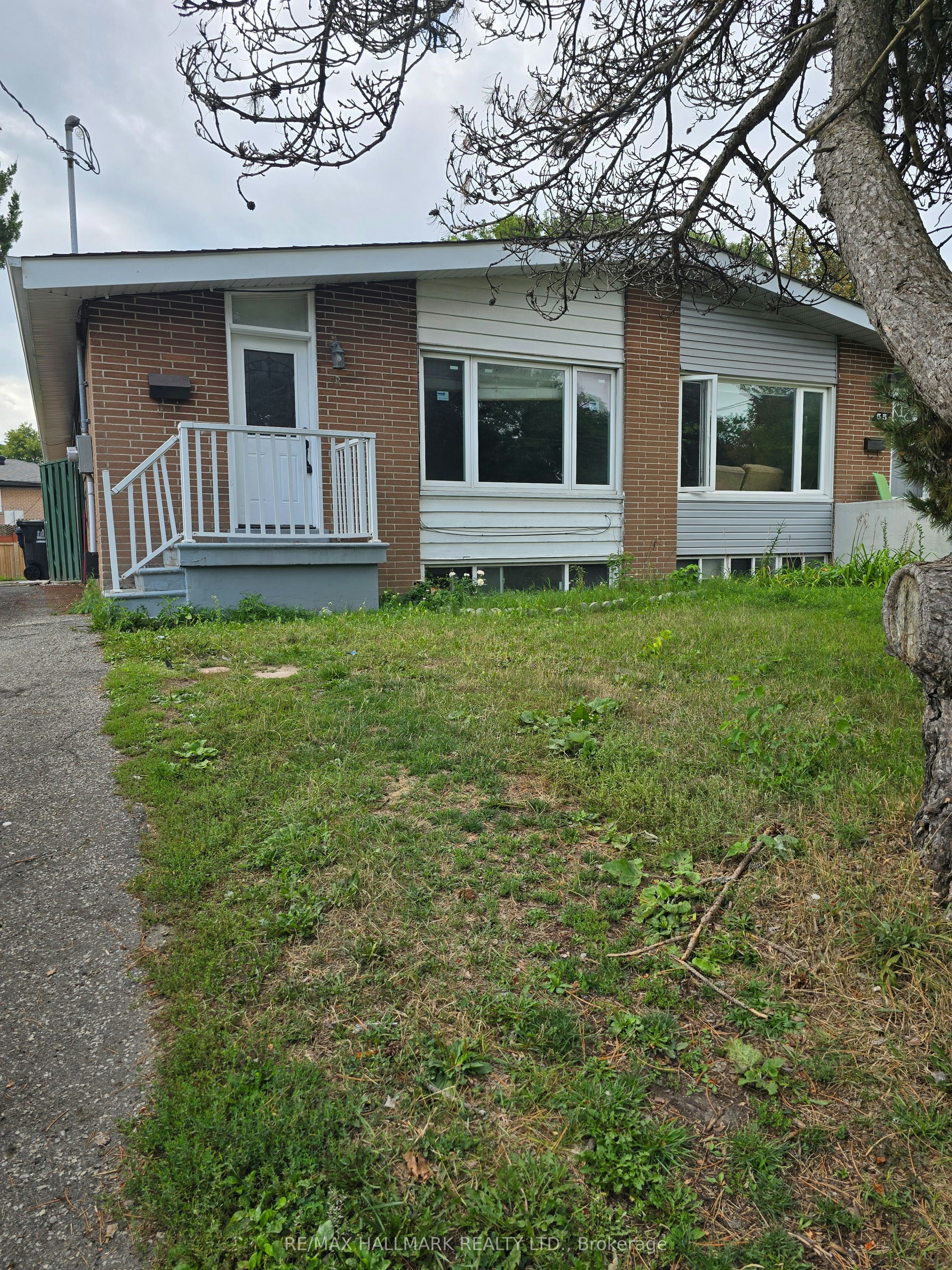 Upper Portion-53 Billington Crescent, Toronto, ON, M3A 2G7