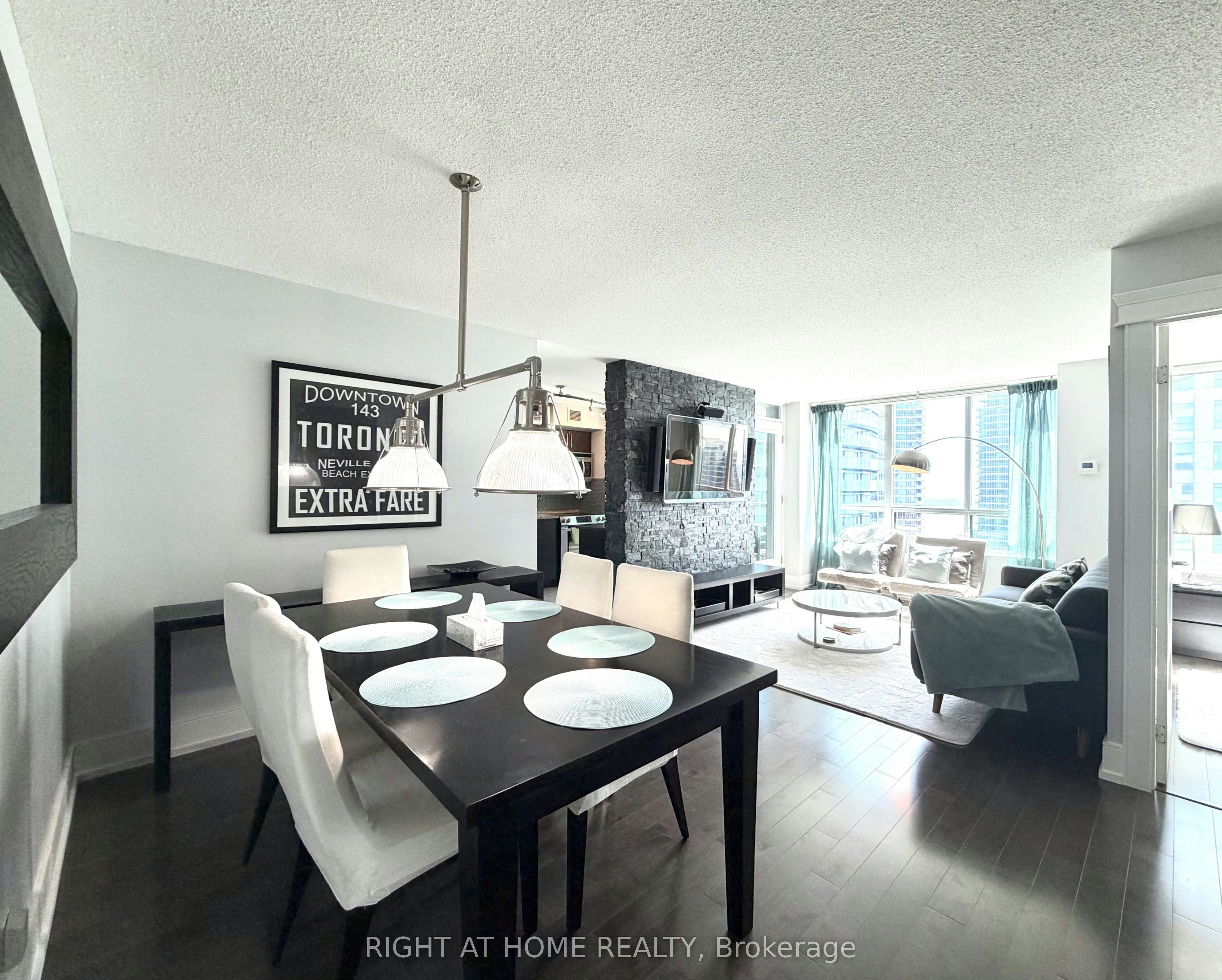 2910-30 Grand Trunk Crescent, Toronto, ON, M5J 3A4 - 6