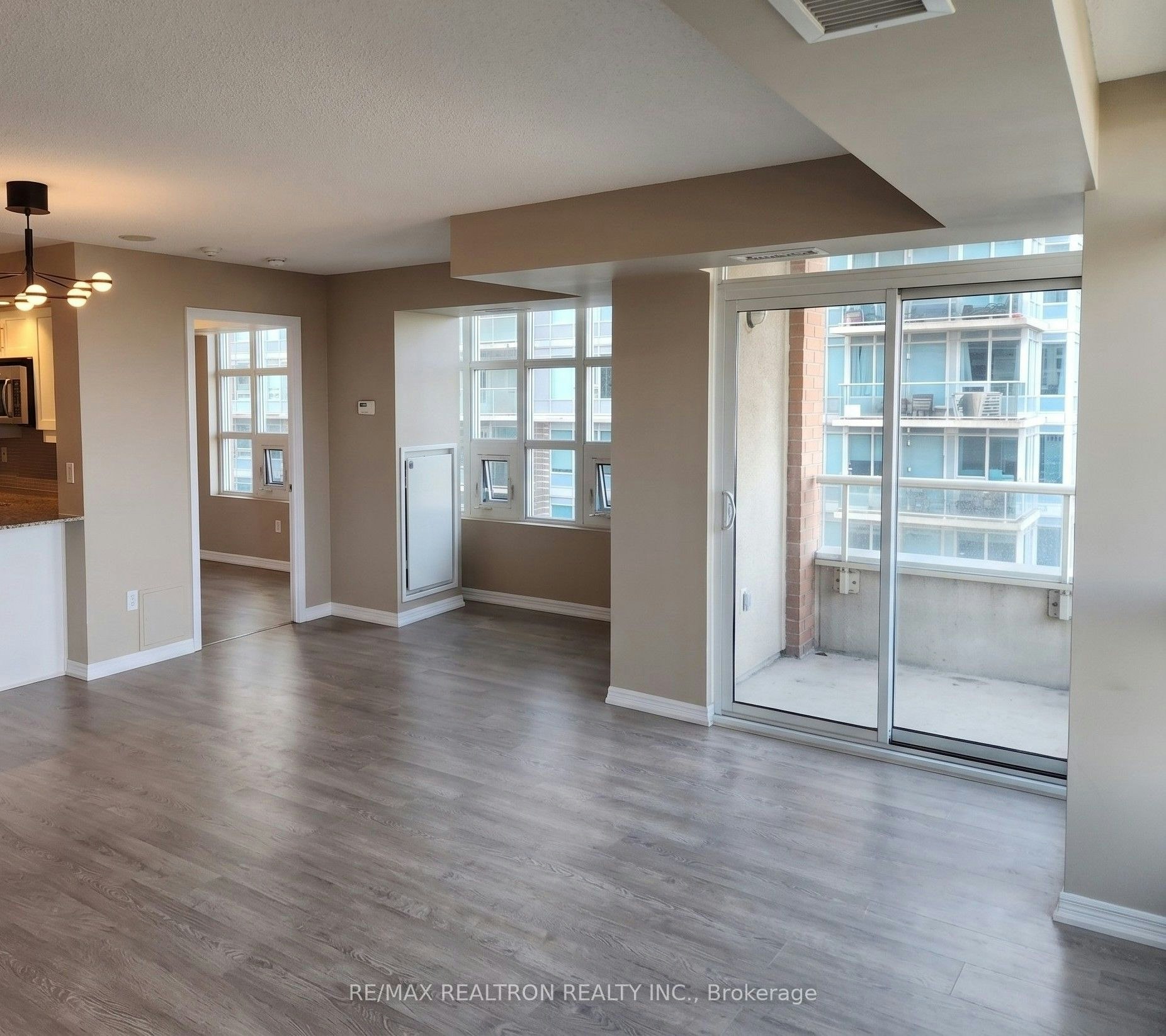 802-65 East Liberty Street, Toronto, ON, M6K 3R2 - 5