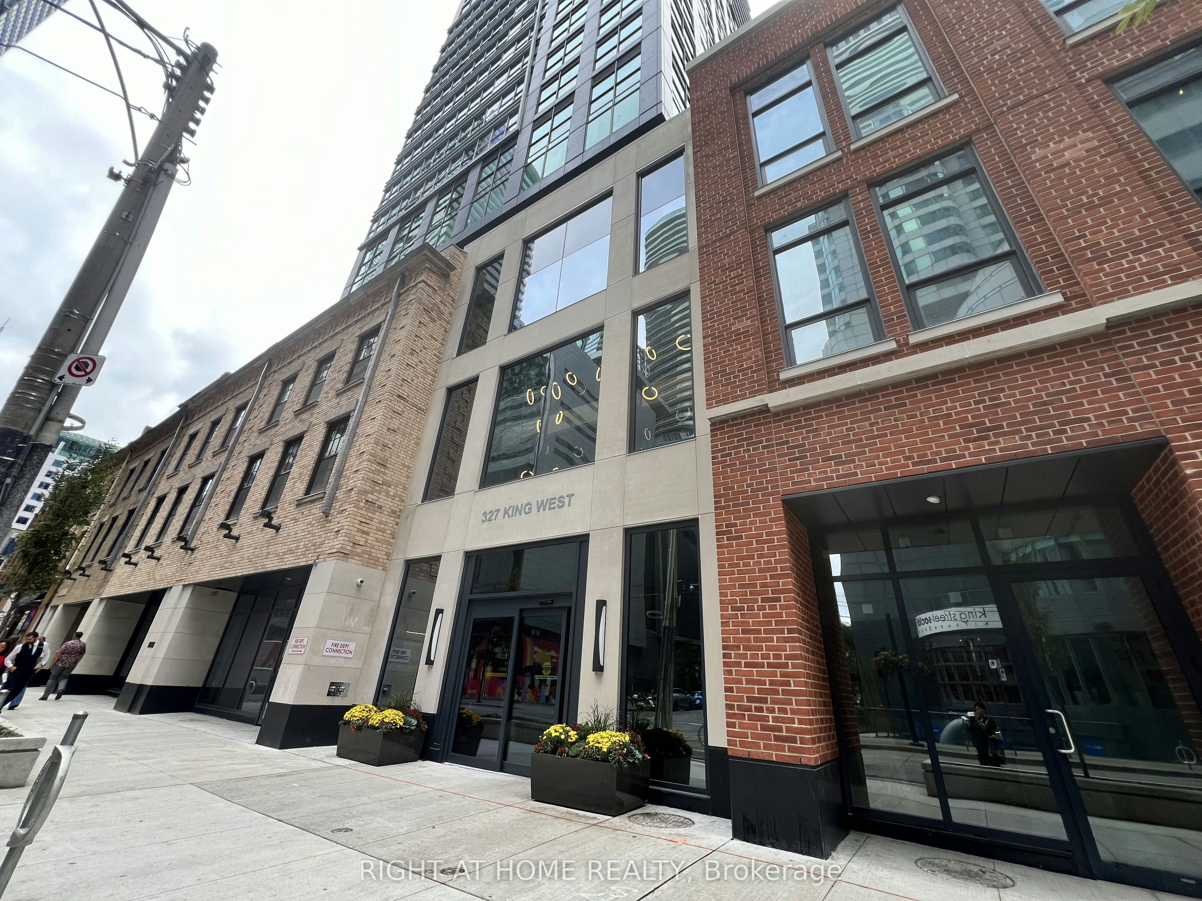 2301-327 King Street W, Toronto, ON, M5V 1J5
