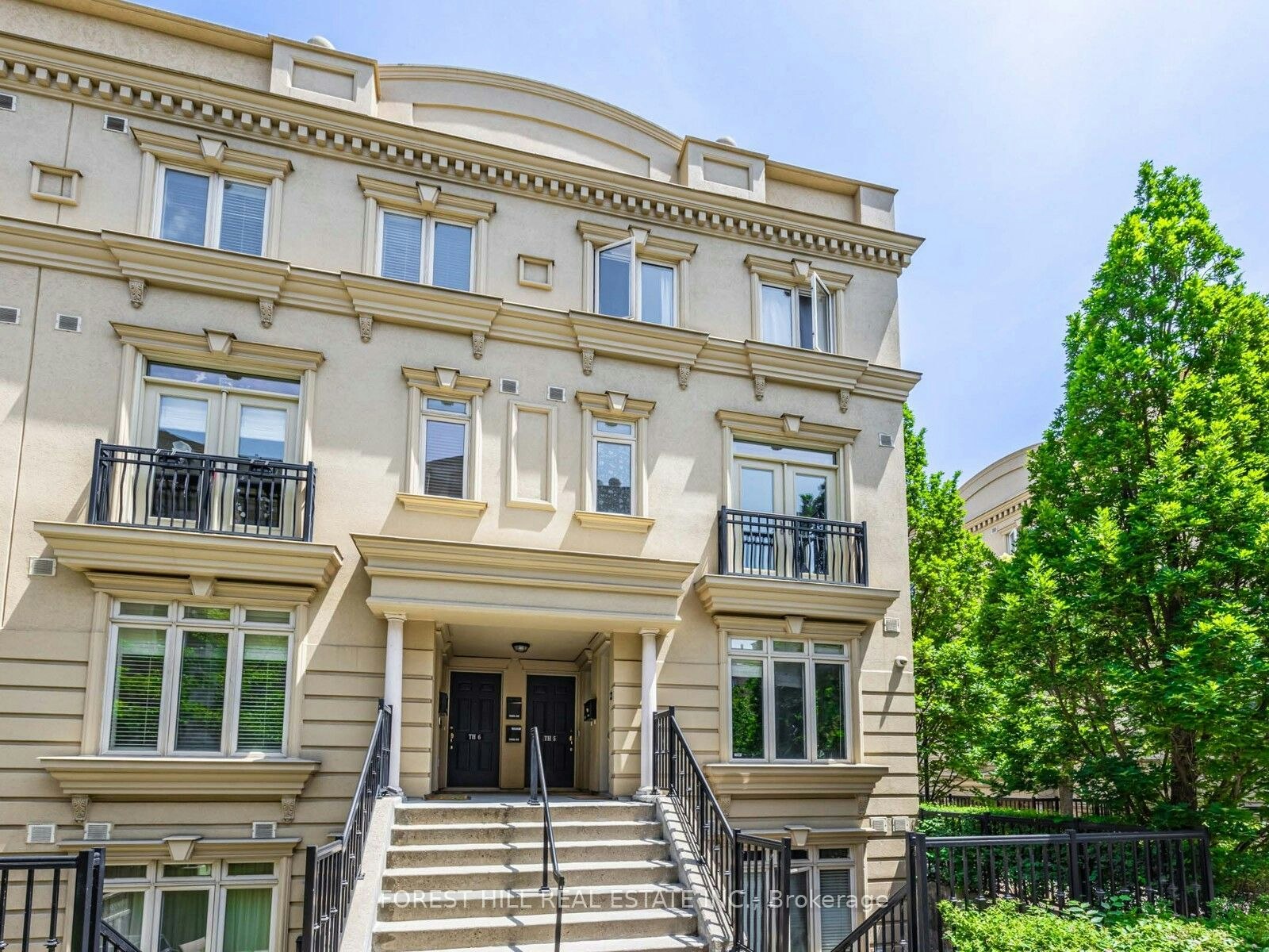 TH 3-68 Carr Street, Toronto, ON, M5T 1B7