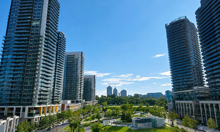 811-121 Mcmahon Drive