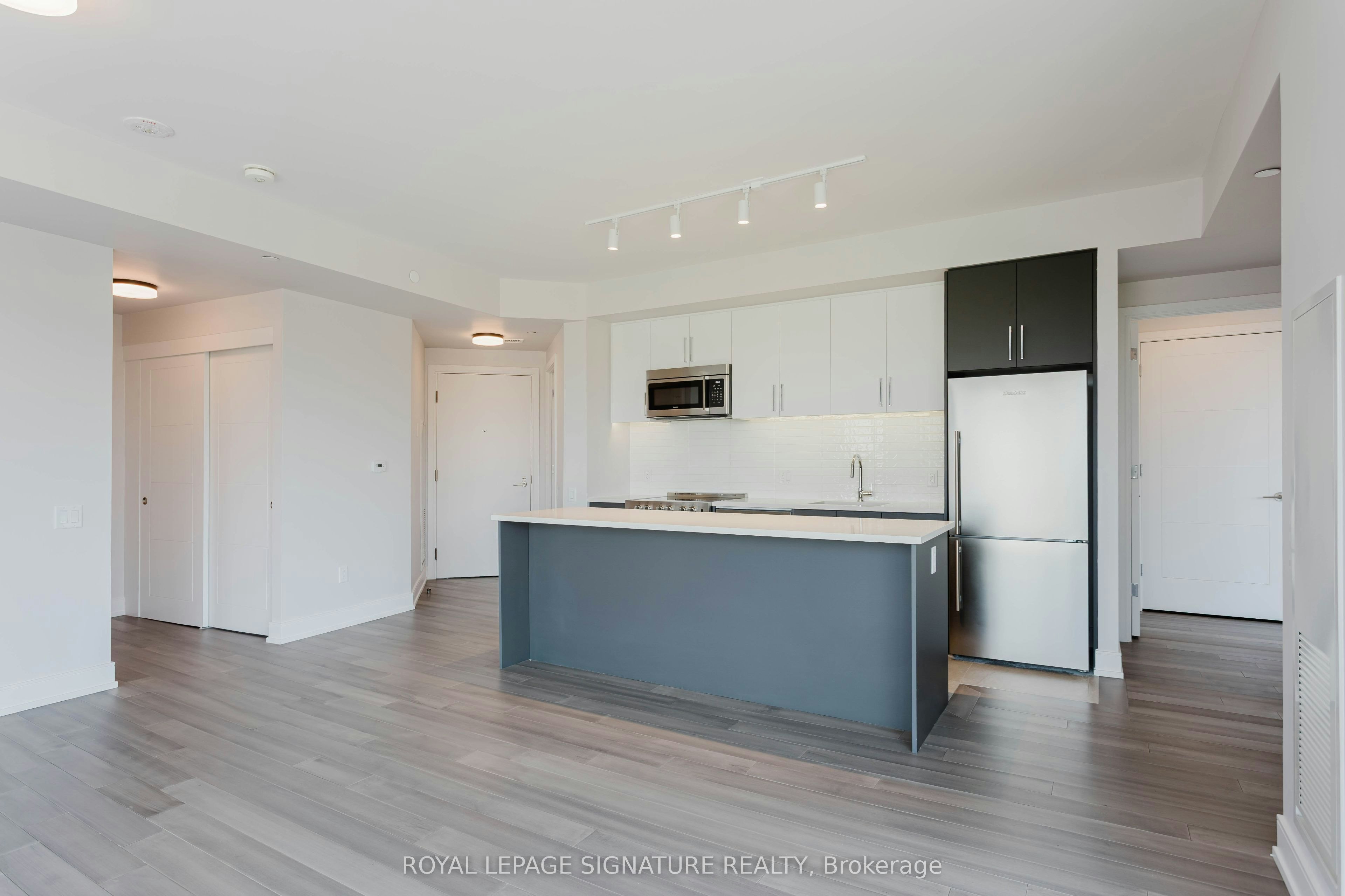 306-2525 Bathurst Street, Toronto, ON, M6B 2Y9 - 2