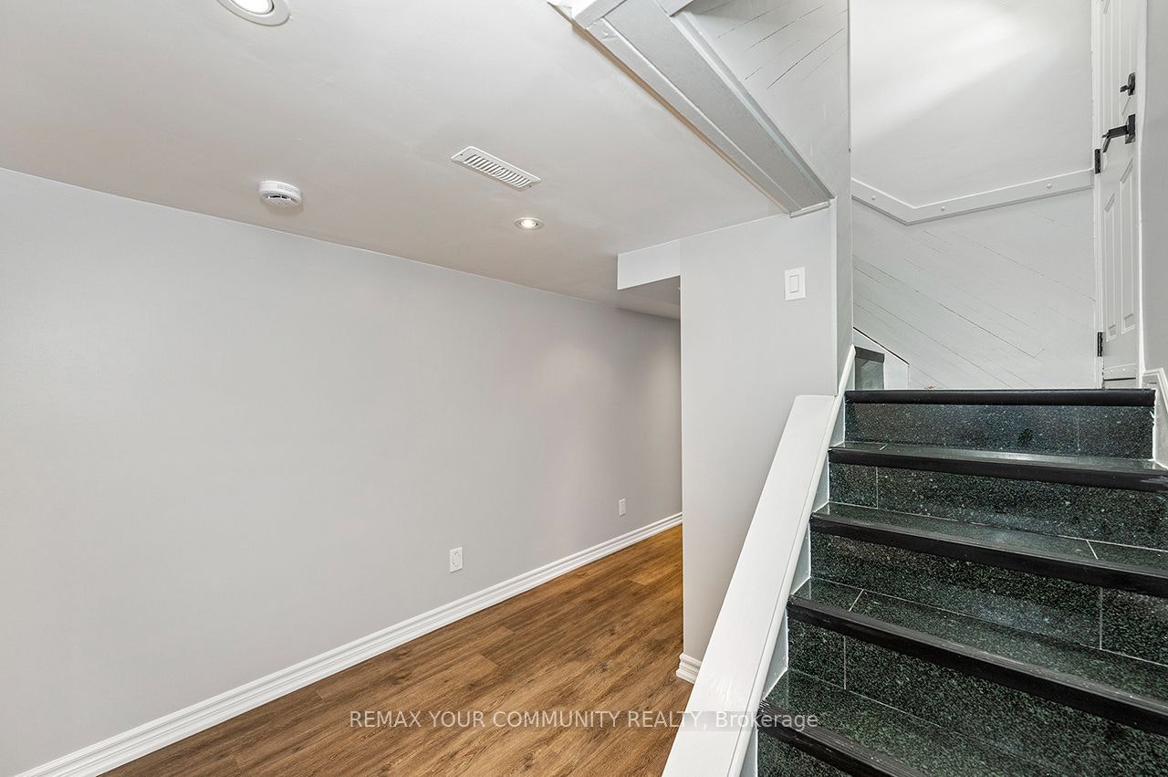 91 Mcgillivray Avenue, Toronto, ON, M5M 2Y5 - 21