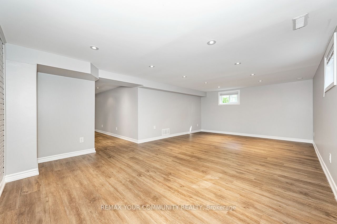 91 Mcgillivray Avenue, Toronto, ON, M5M 2Y5 - 25