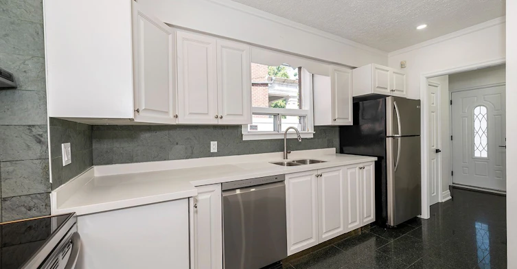 91 Mcgillivray Avenue, Toronto, ON, M5M 2Y5 - 12