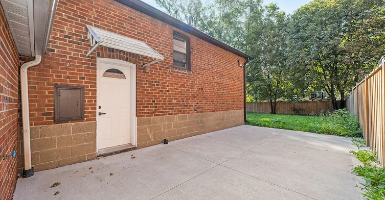 91 Mcgillivray Avenue, Toronto, ON, M5M 2Y5 - 30