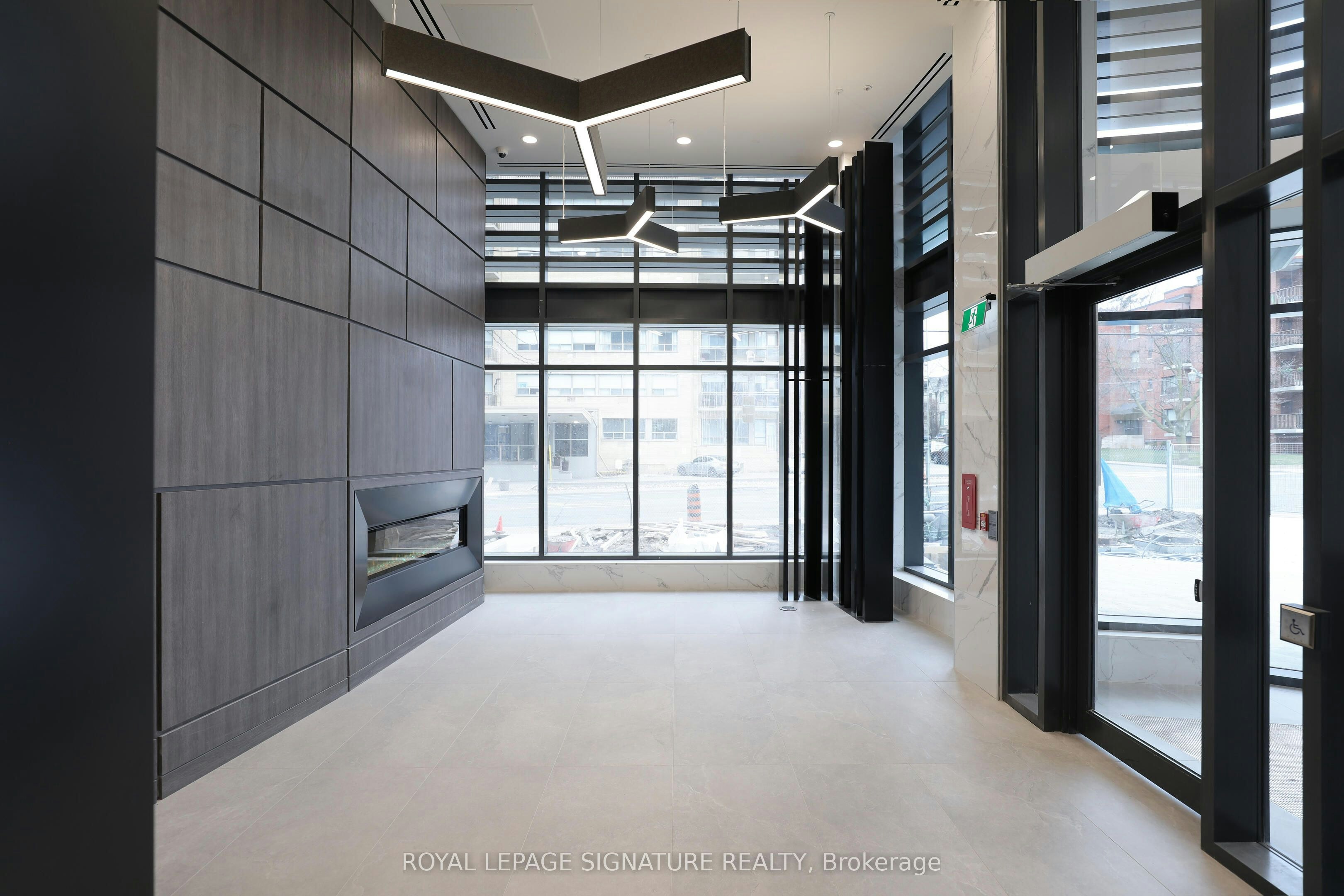 910-2525 Bathurst Street, Toronto, ON, M6B 2Y9