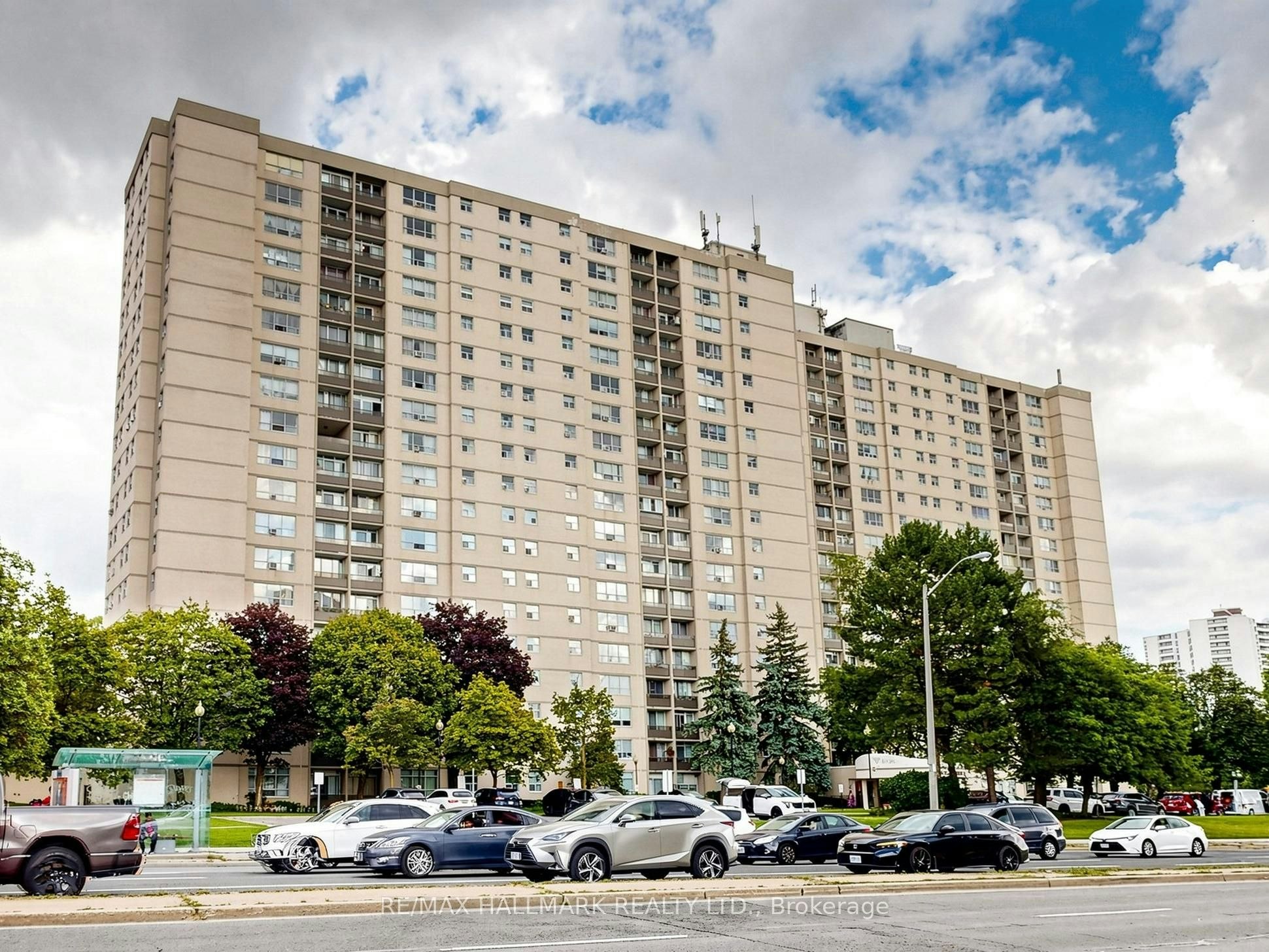 1609-5 Parkway Forest Drive, Toronto, ON, M2J 1L2