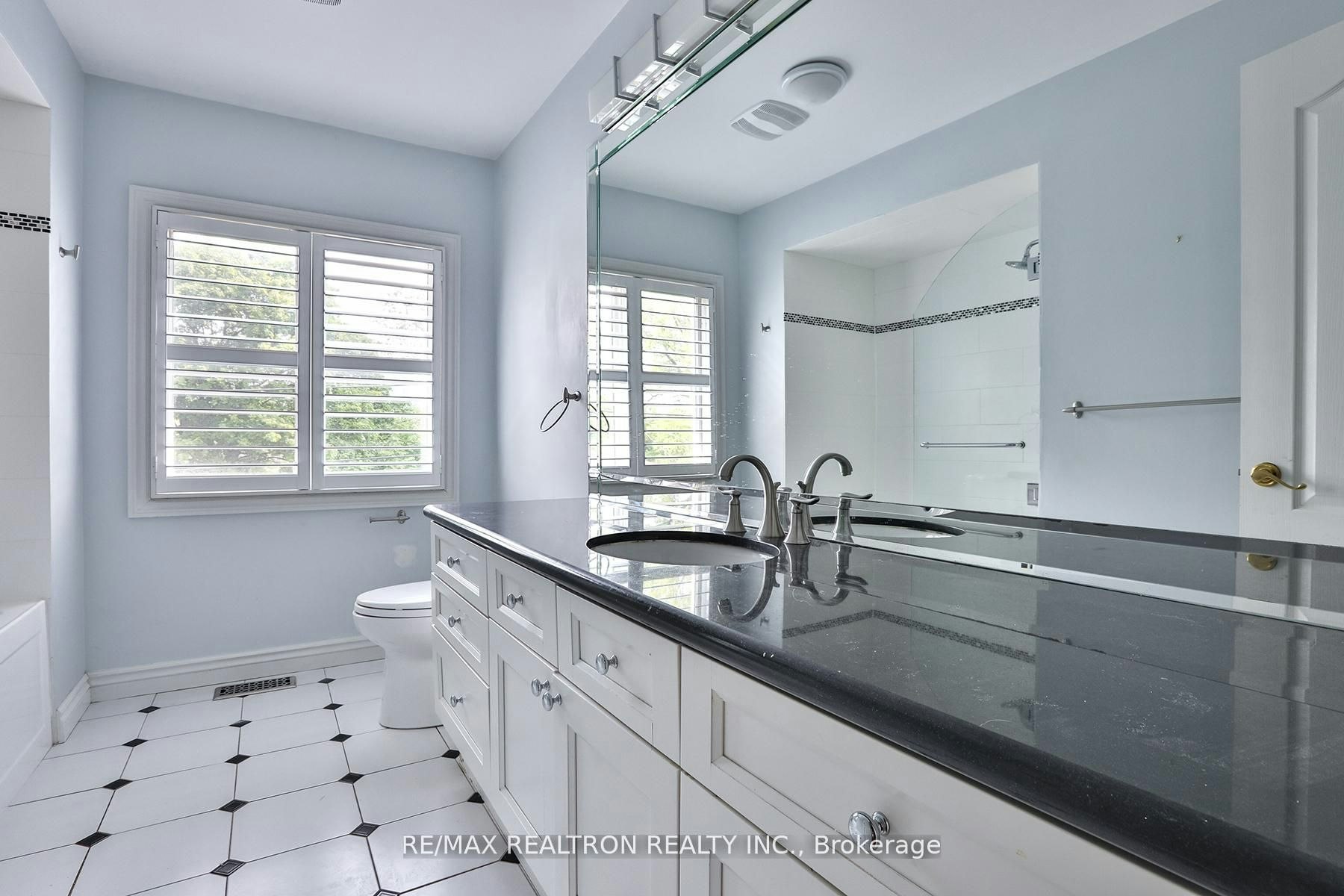 38 Gwendolen Crescent, Toronto, ON, M2N 2L7 - 24