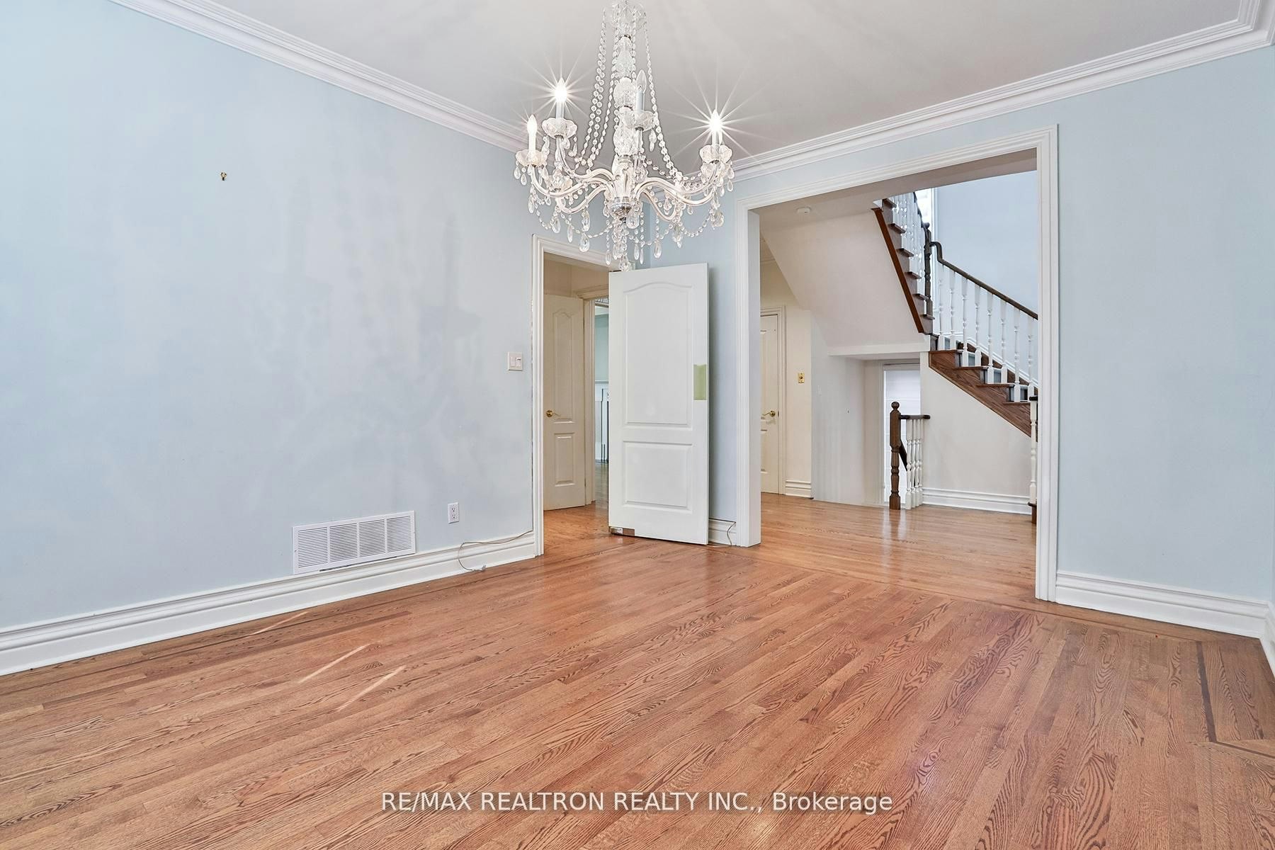 38 Gwendolen Crescent, Toronto, ON, M2N 2L7 - 9