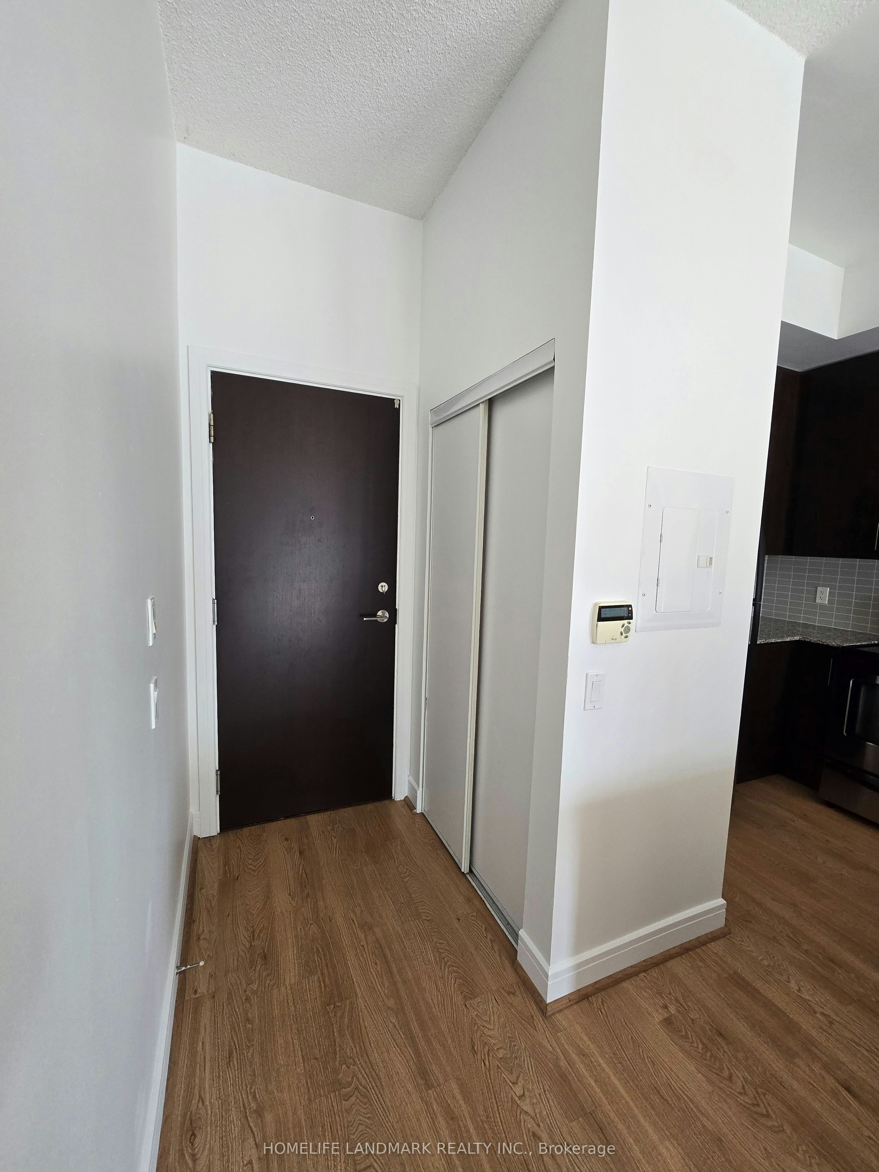 711-116 George Street, Toronto, ON, M5A 2M5 - 2