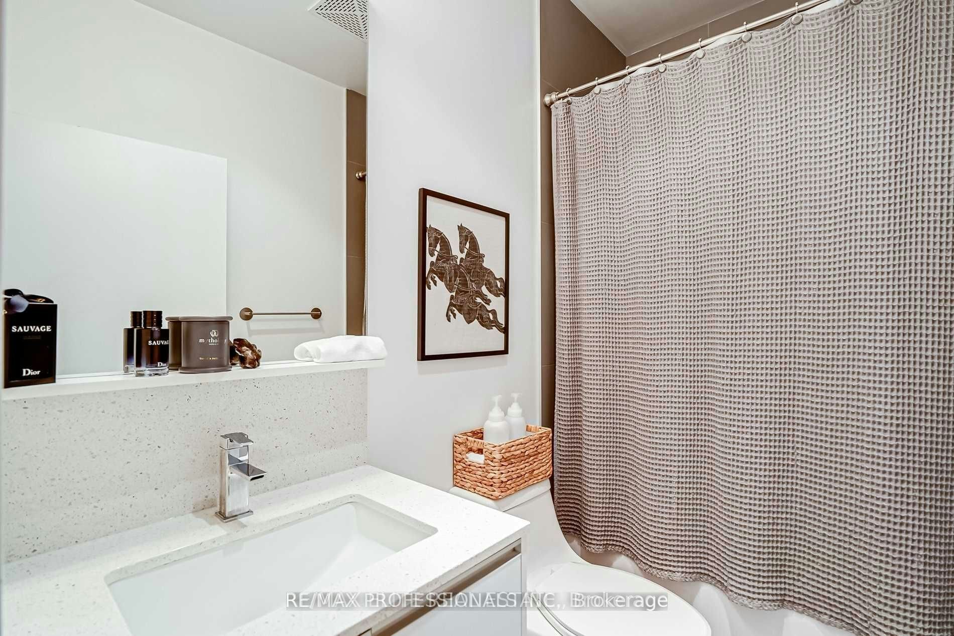 330-20 Minowan Miikan Lane, Toronto, ON, M6J 1M3 - 8
