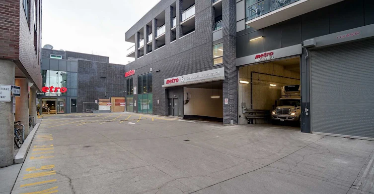 330-20 Minowan Miikan Lane, Toronto, ON, M6J 1M3 - 16
