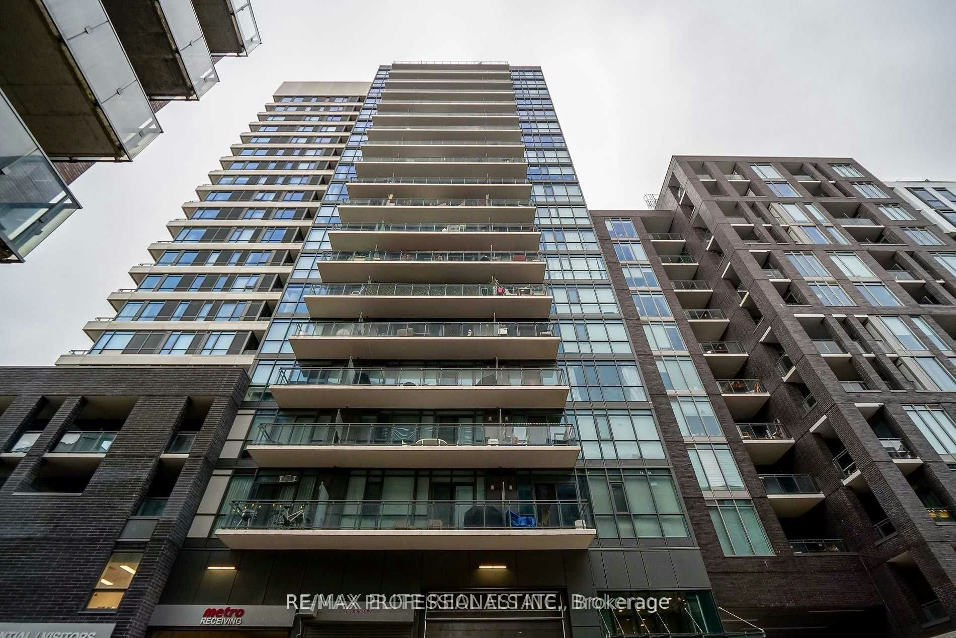 330-20 Minowan Miikan Lane, Toronto, ON, M6J 1M3 - 3