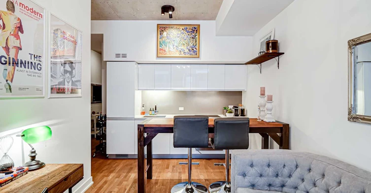 330-20 Minowan Miikan Lane, Toronto, ON, M6J 1M3 - 4