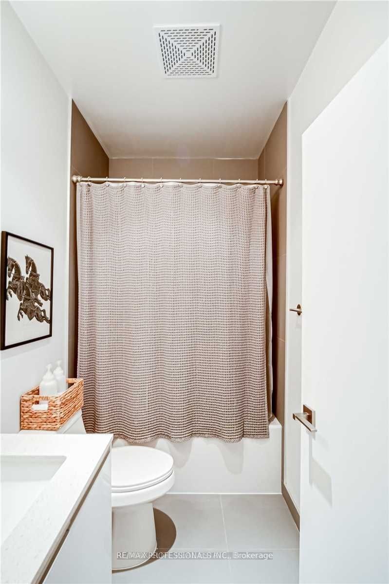 330-20 Minowan Miikan Lane, Toronto, ON, M6J 1M3 - 7