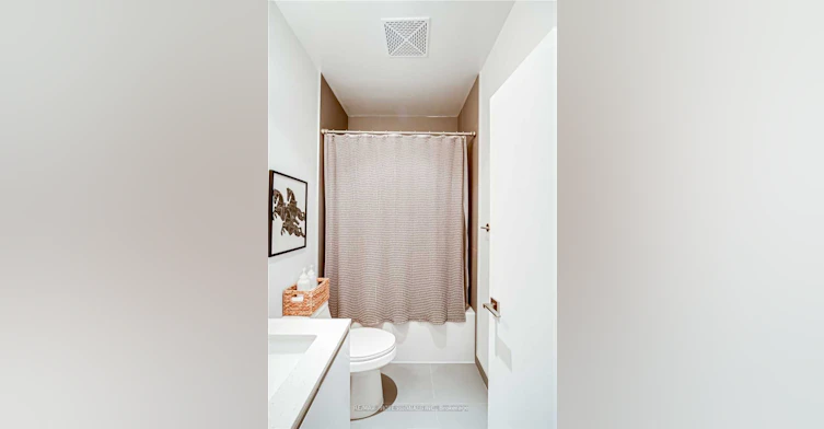 330-20 Minowan Miikan Lane, Toronto, ON, M6J 1M3 - 7