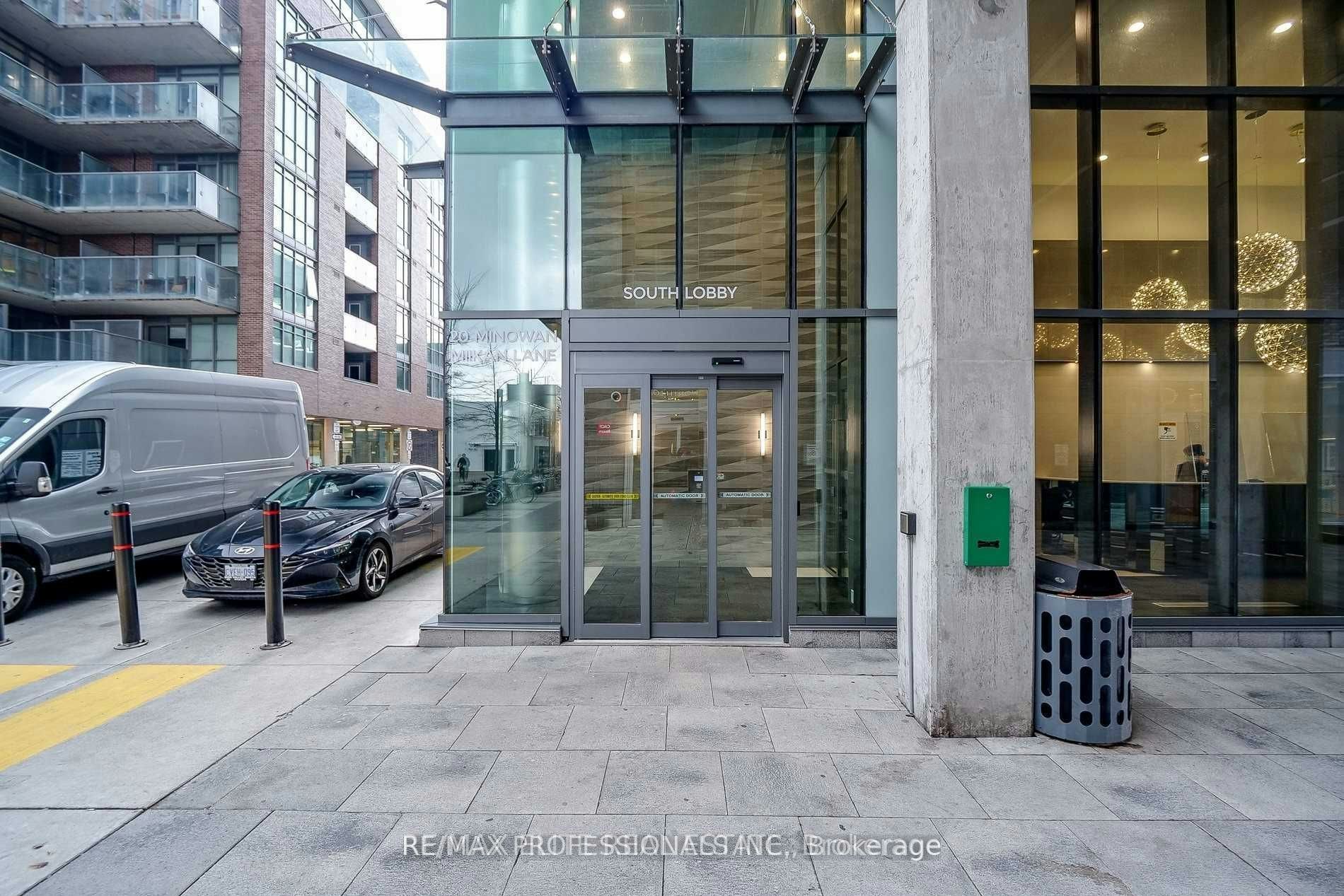 330-20 Minowan Miikan Lane, Toronto, ON, M6J 1M3 - 2