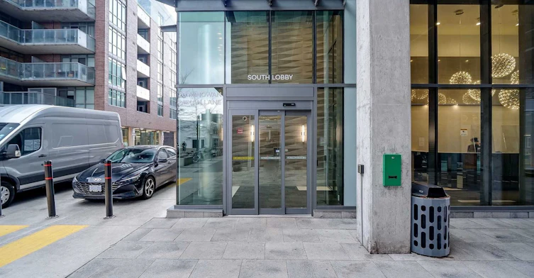 330-20 Minowan Miikan Lane, Toronto, ON, M6J 1M3 - 2
