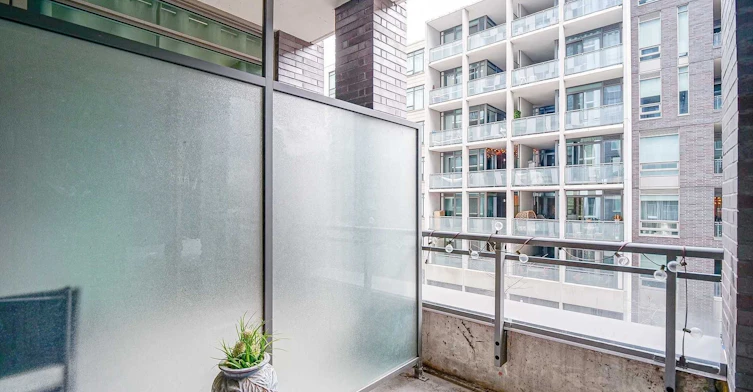 330-20 Minowan Miikan Lane, Toronto, ON, M6J 1M3 - 9