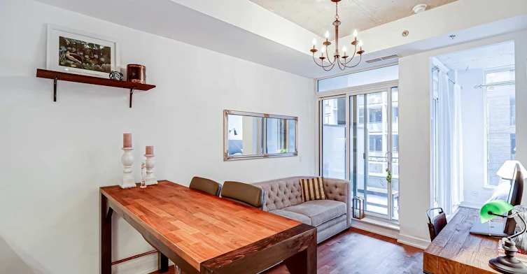 330-20 Minowan Miikan Lane, Toronto, ON, M6J 1M3 - 12