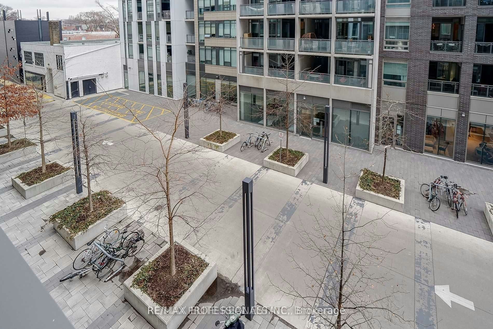 330-20 Minowan Miikan Lane, Toronto, ON, M6J 1M3 - 15