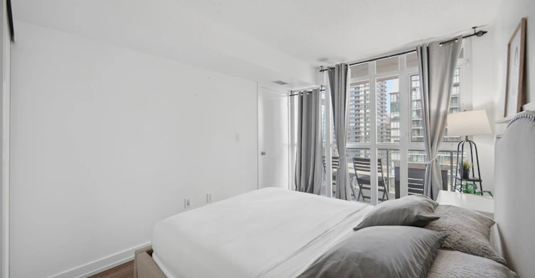 1707-10 Capreol Court, Toronto, ON, M5V 4B3 - 12