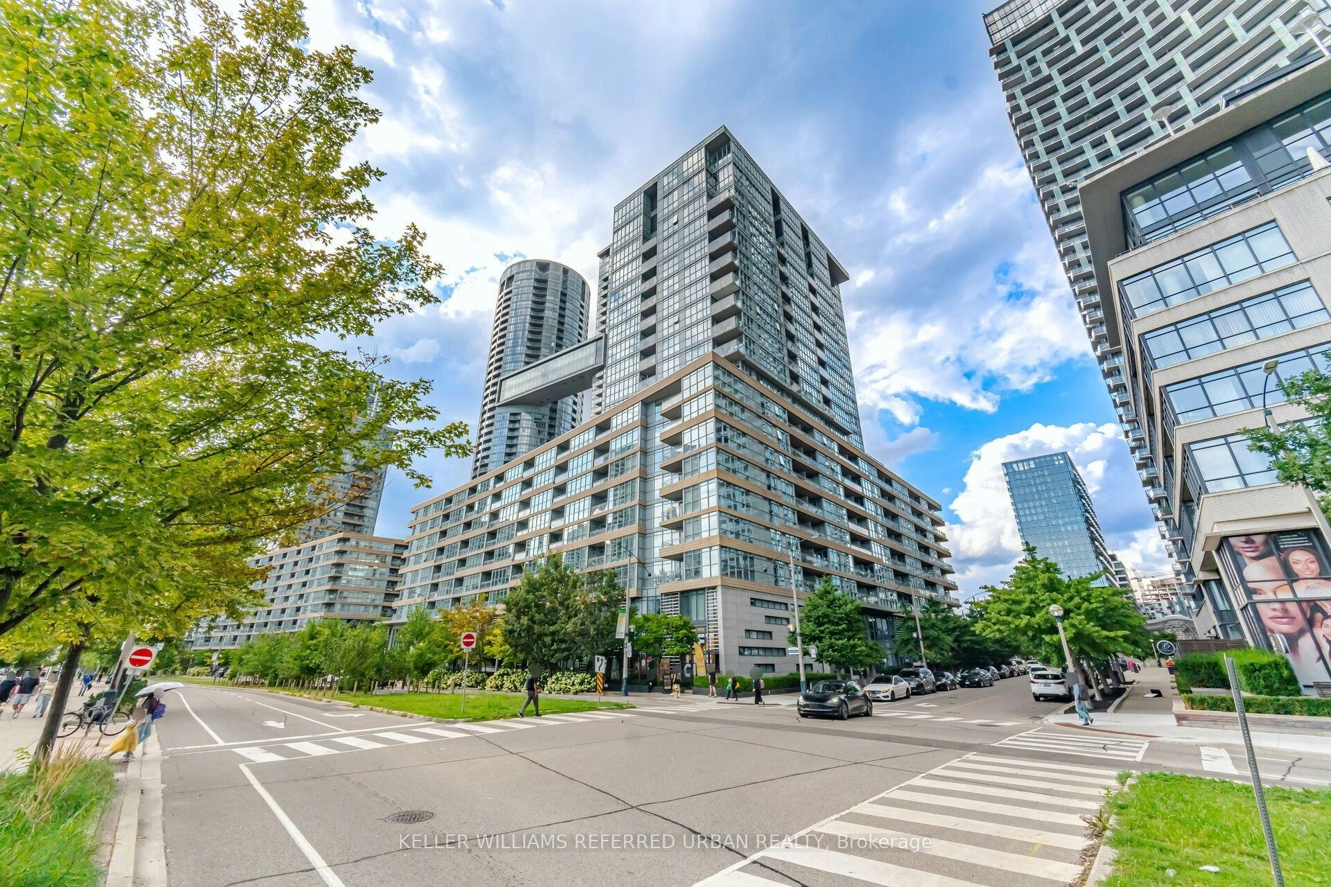 1707-10 Capreol Court, Toronto, ON, M5V 4B3