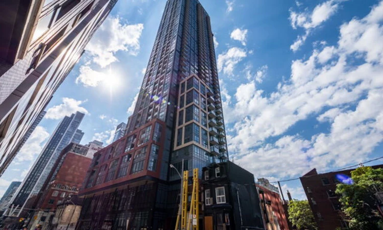 1007-108 Peter Street