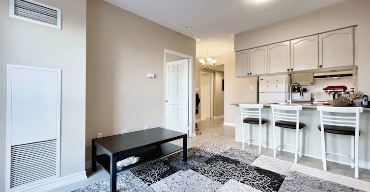 701-887 Bay Street, Toronto, ON, M5S 3K4 - 3