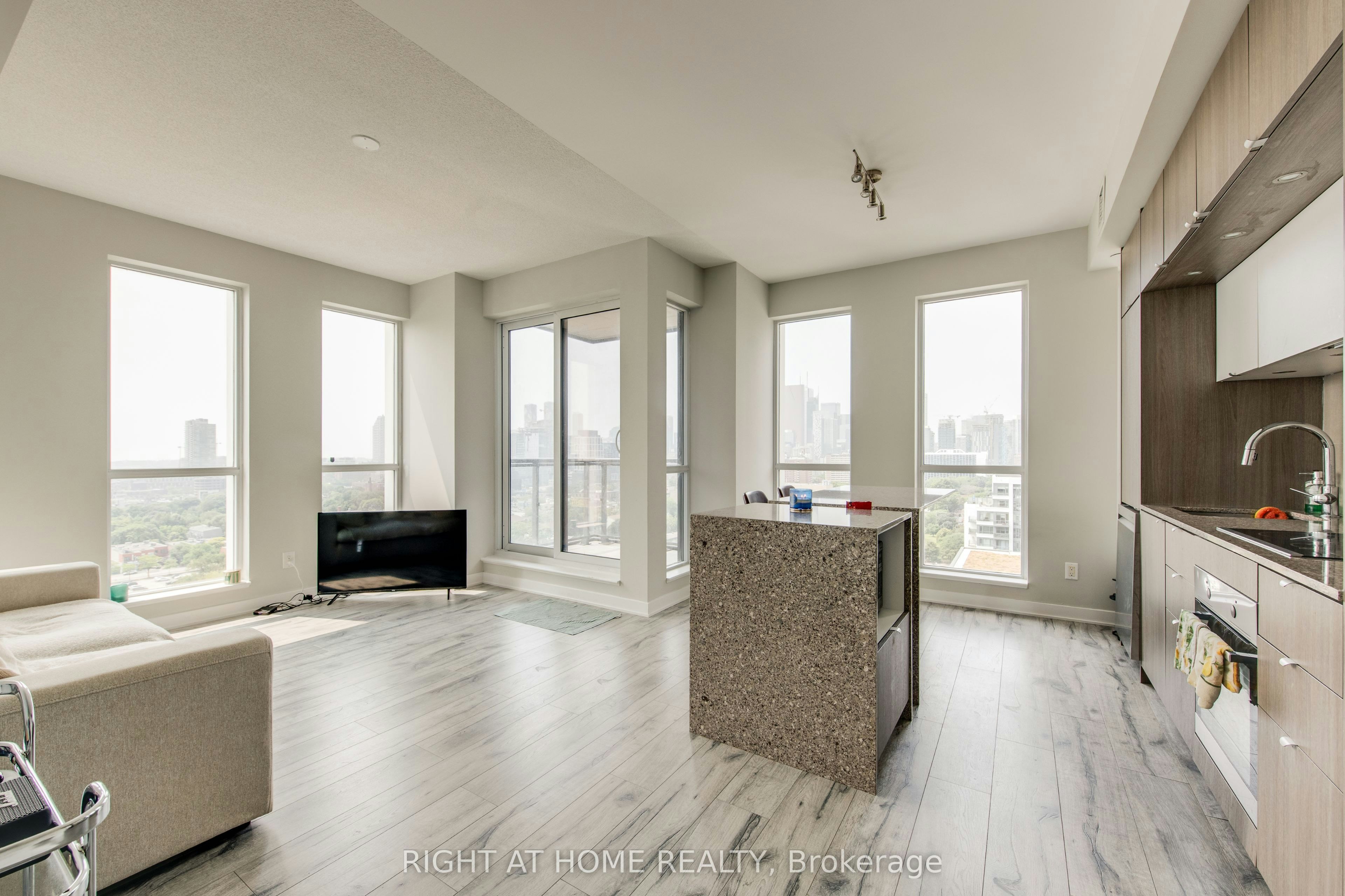 1705-55 Regent Park Boulevard, Toronto, ON, M5A 0C2 - 9