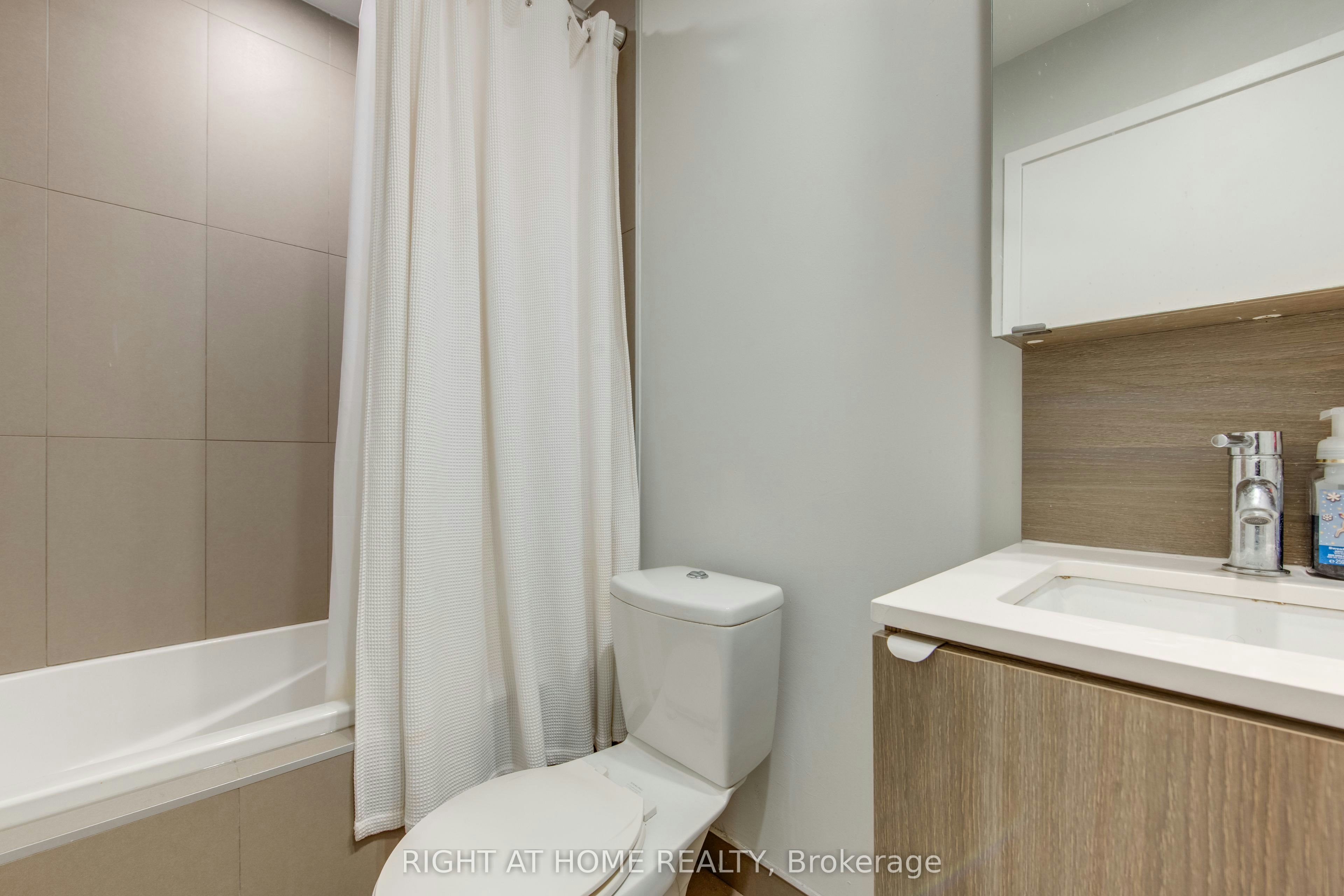 1705-55 Regent Park Boulevard, Toronto, ON, M5A 0C2 - 5