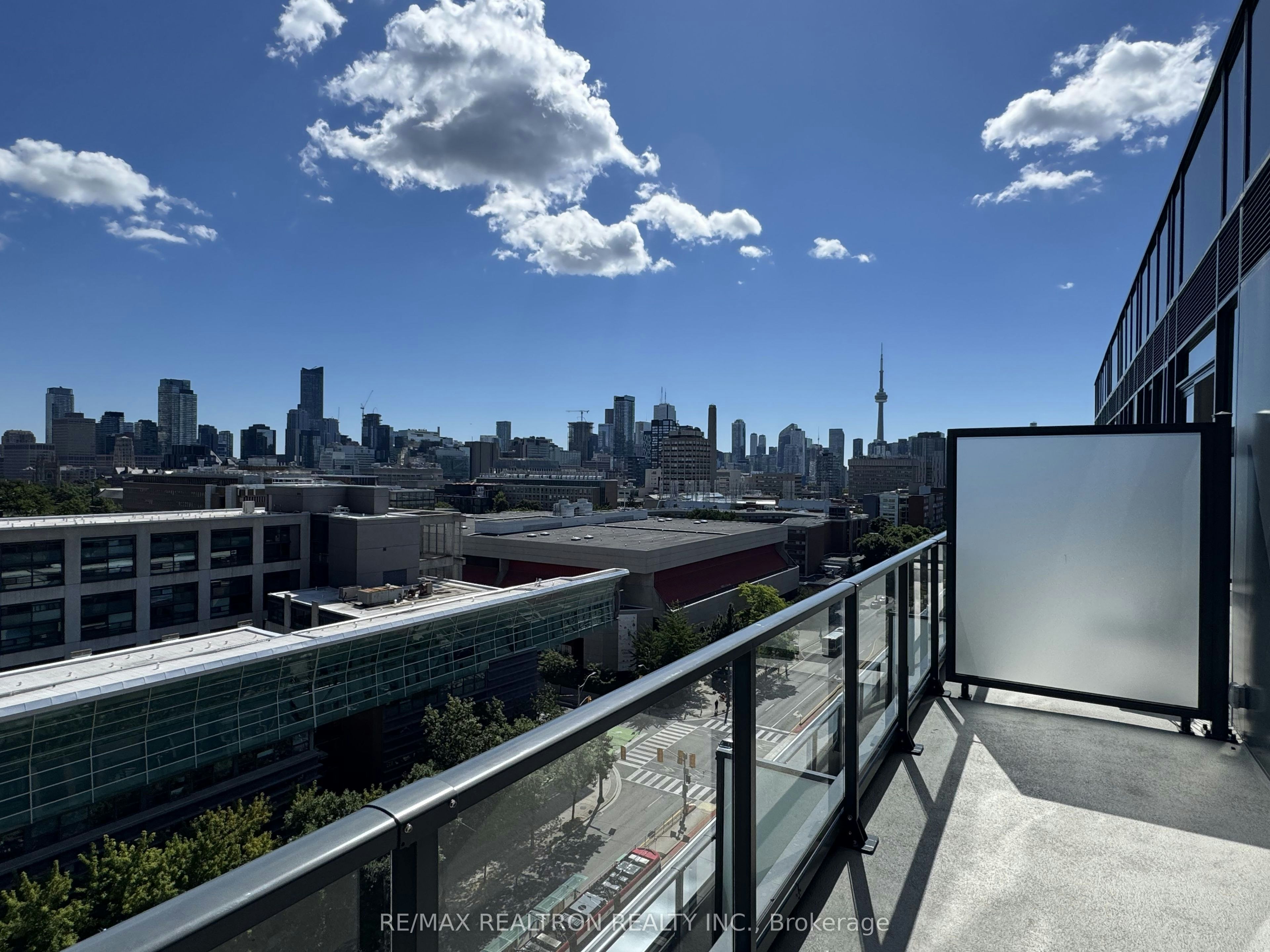 1103-664 Spadina Avenue, Toronto, ON, M5S 2H7