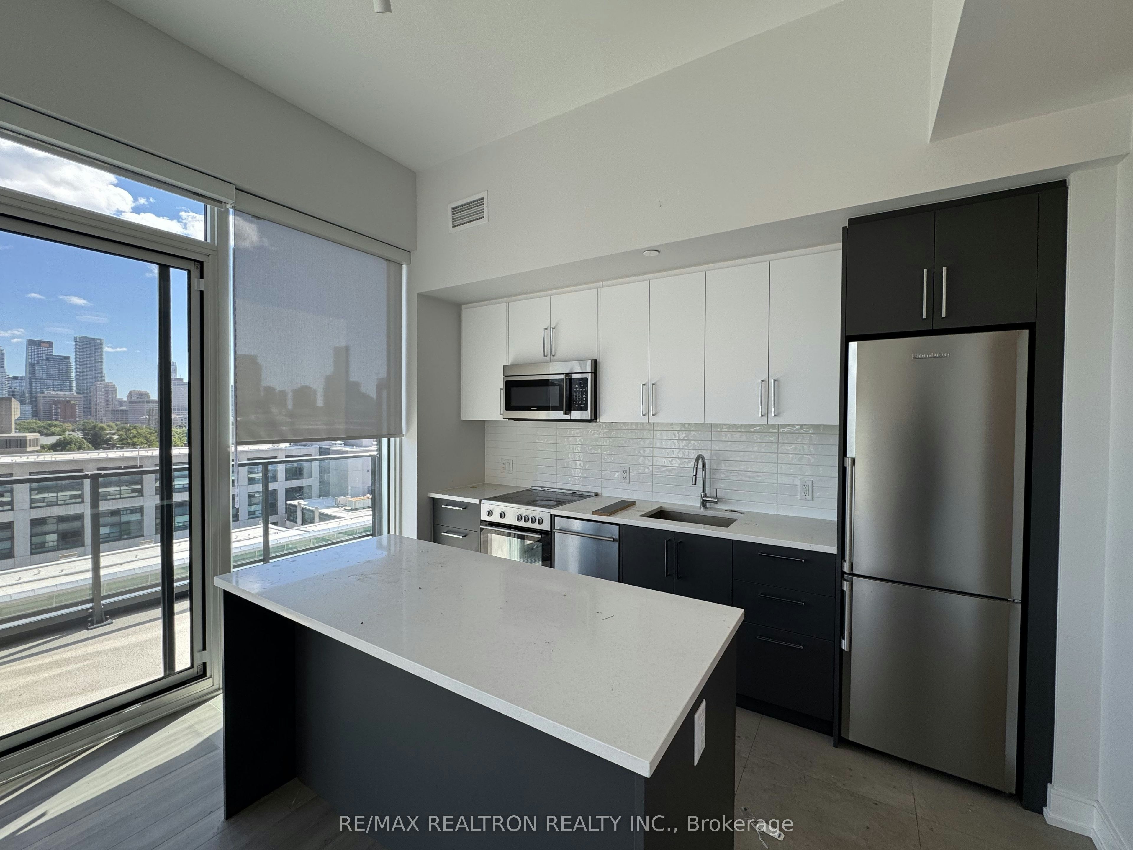 1103-664 Spadina Avenue, Toronto, ON, M5S 2H7 - 3